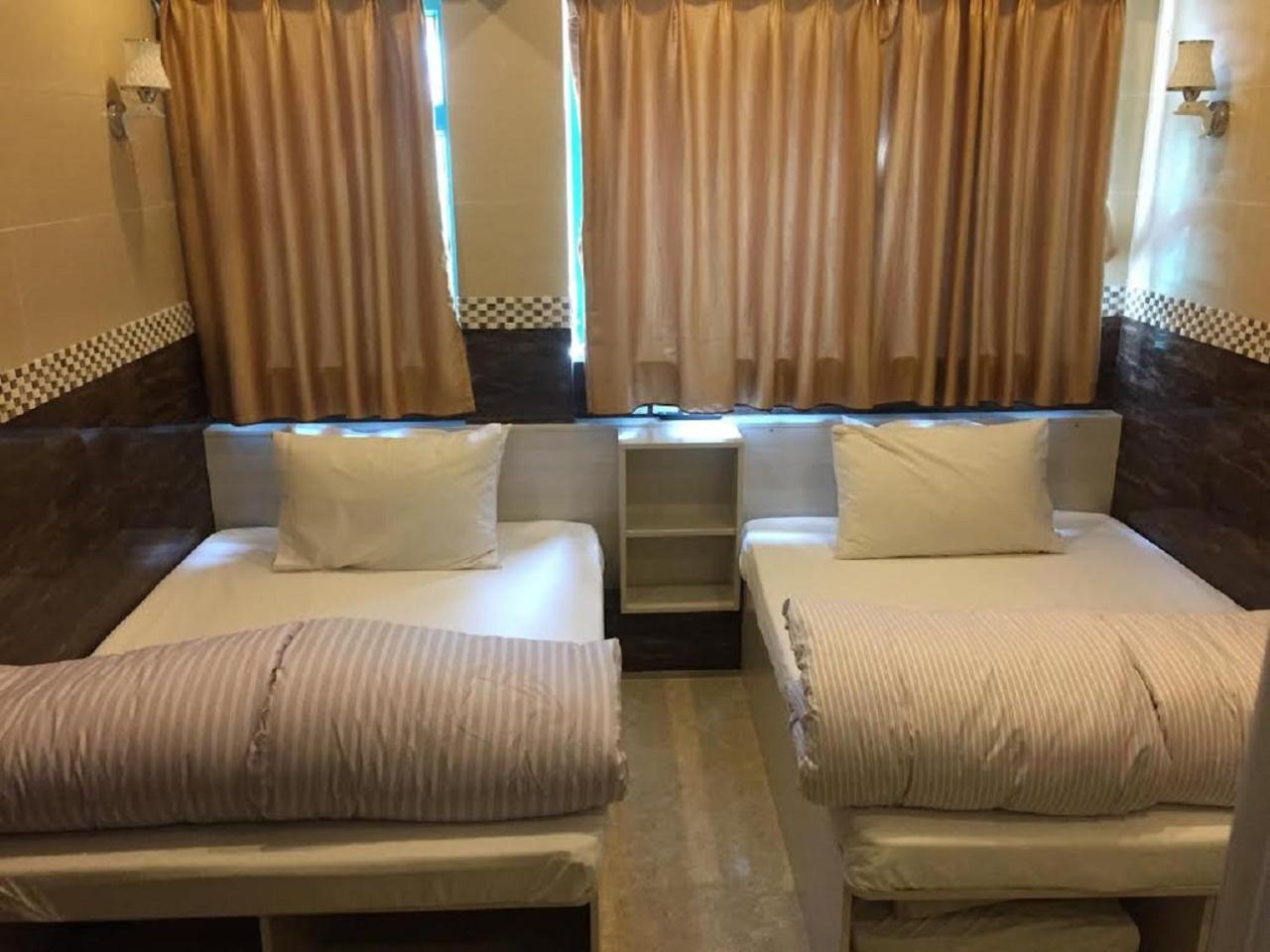Just Inn On Nathan Road Гонконг Экстерьер фото