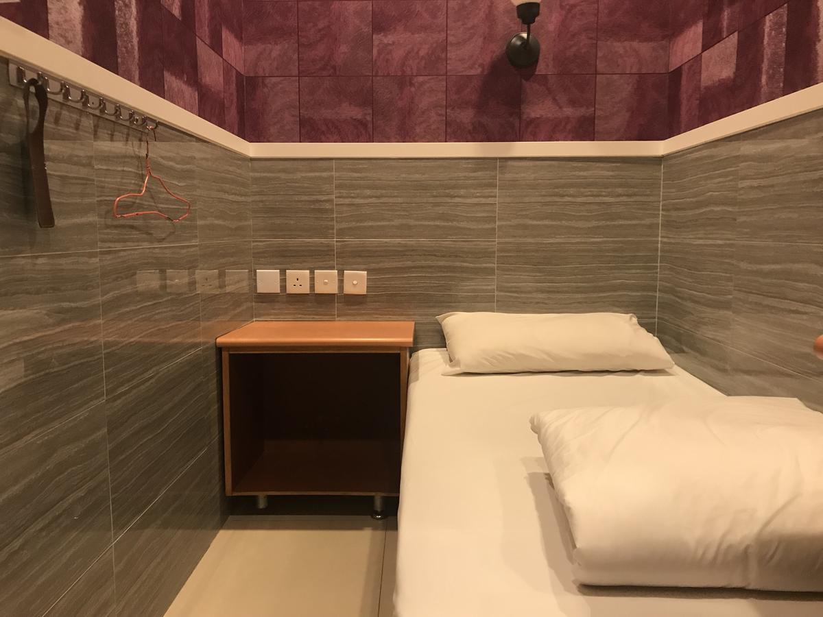 Just Inn On Nathan Road Гонконг Экстерьер фото
