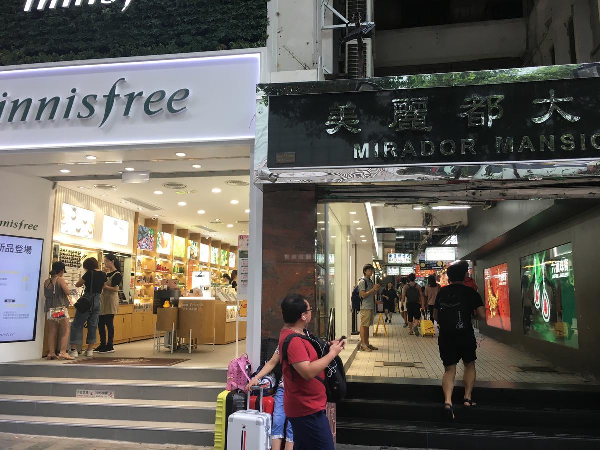 Just Inn On Nathan Road Гонконг Экстерьер фото